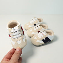 Spring and Autumn 1-year-old Baby Soft Bottom Non-slip Sports White Shoes